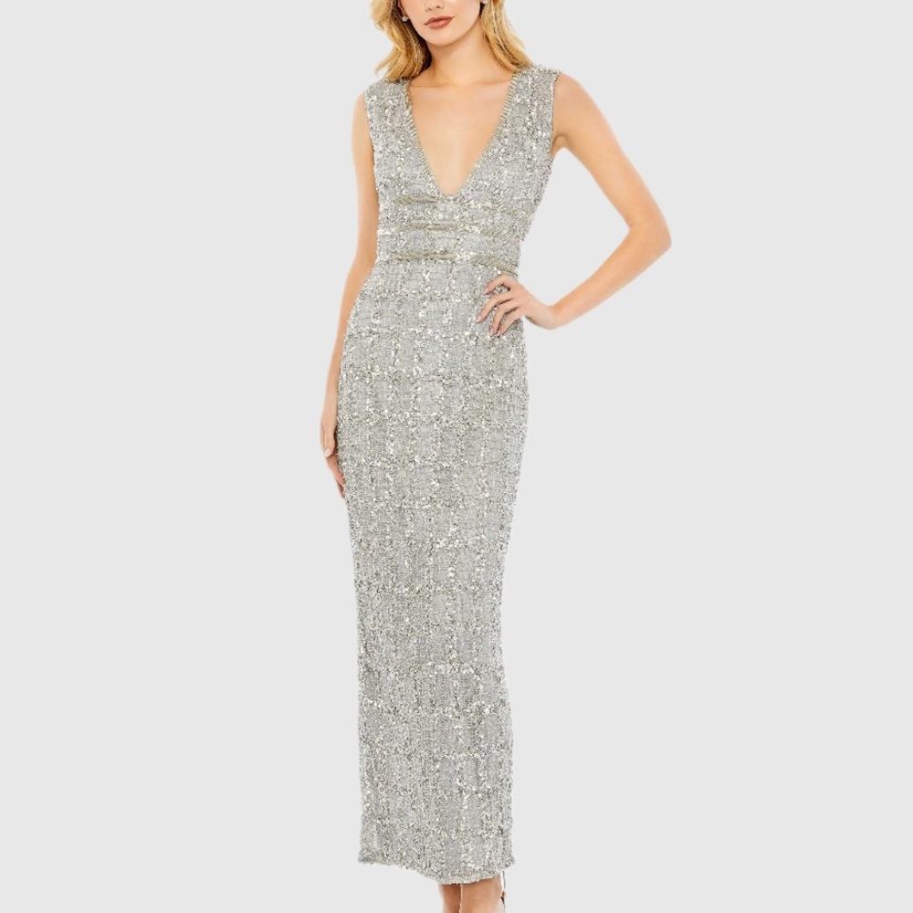 SOLD- NWT Mac Duggal Embellished Silver Sequin Maxi Gown, size 6